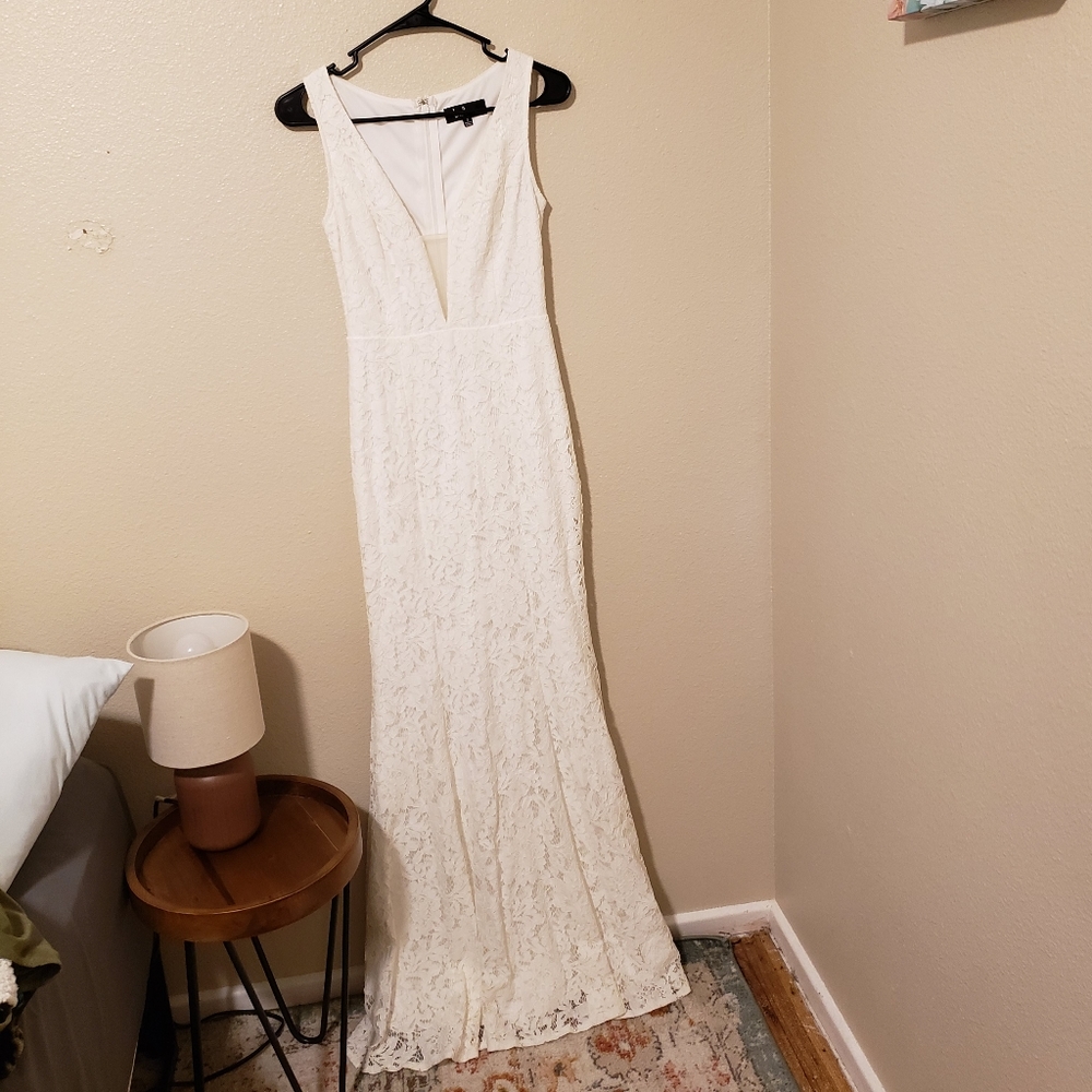 Lulus small lace wedding dress